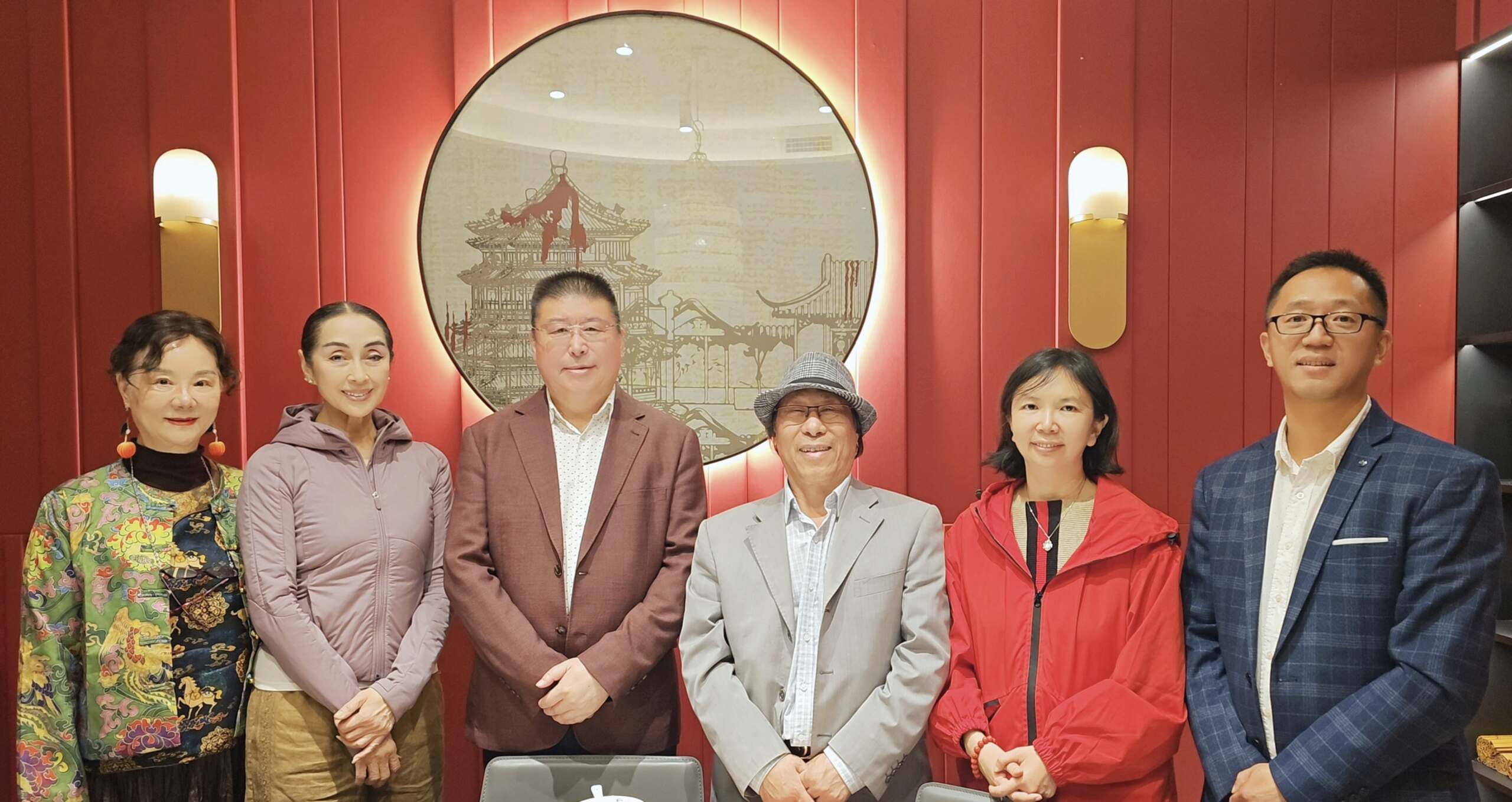 悉尼中老年多元文化节 核心组委会 工作会议： 把酒言欢，对酒当歌……